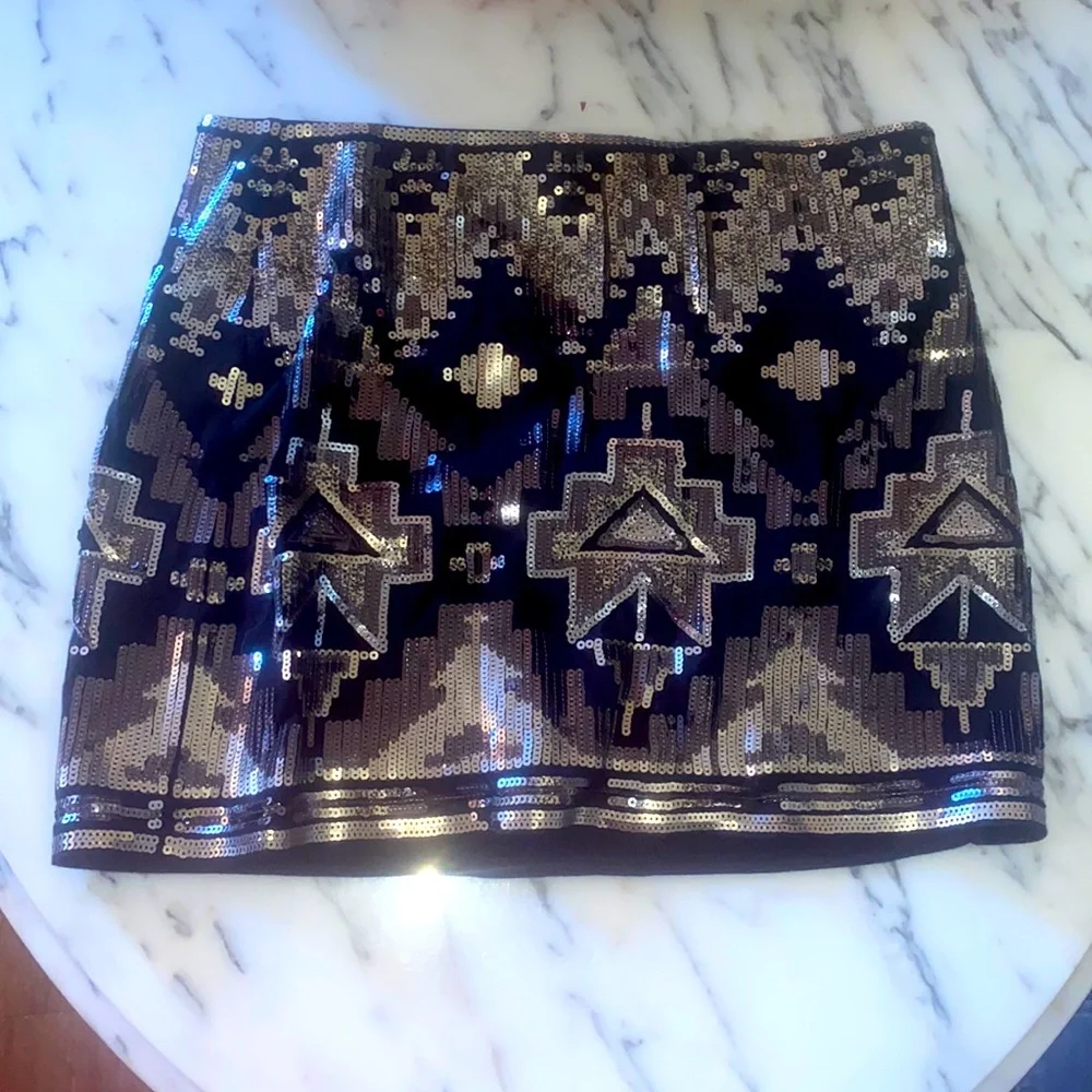 *donated* Express Black & Gold Sequin Skirt - Picture 1 of 3
